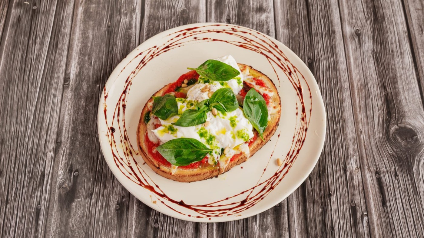 Bruschetta burrata pesto chez Pizza Vitti à Bordeaux